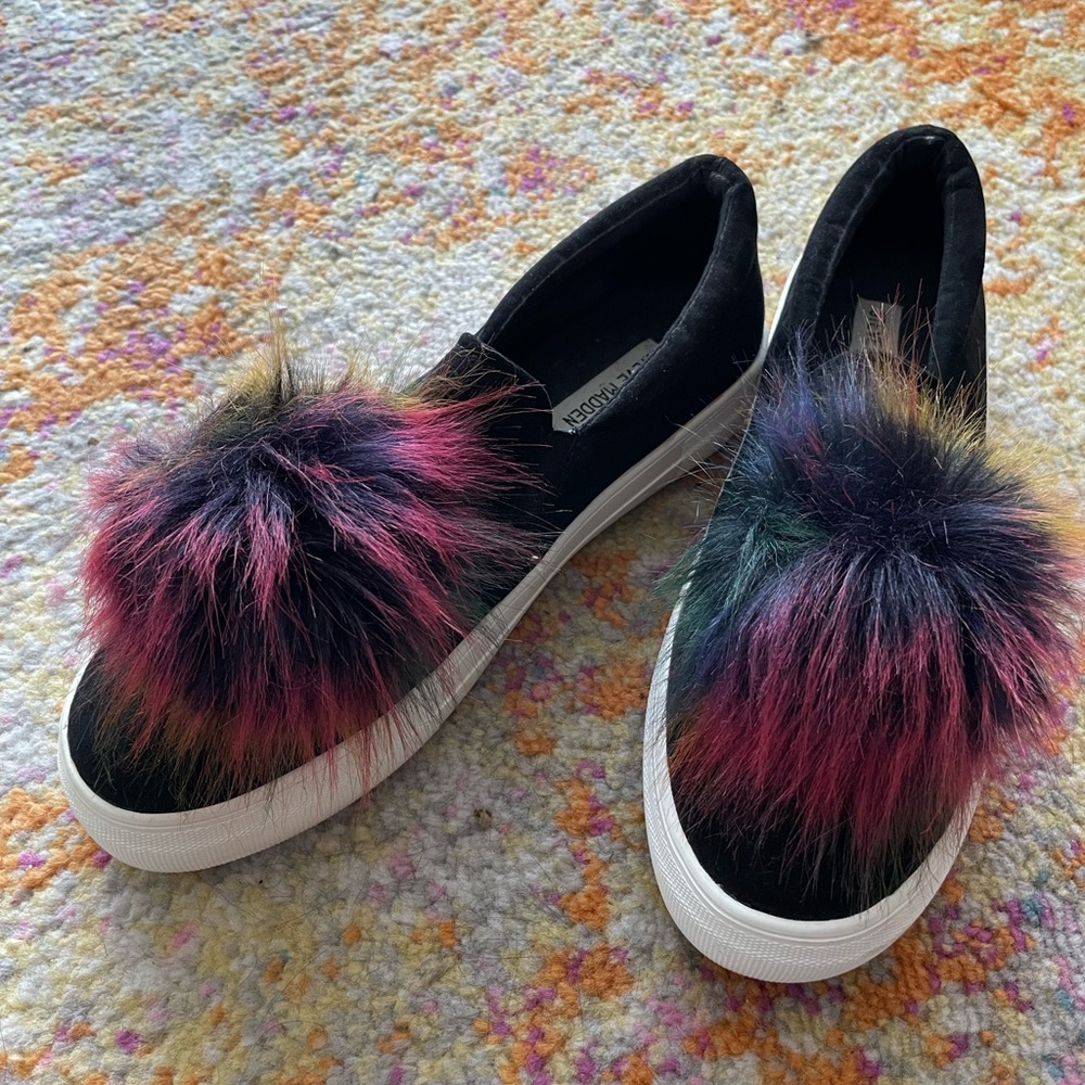 Steve Madden Faux Fur multicolored Pom Pom Slip on Sneakers - women’s size 9